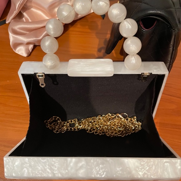 Acrylic white bag (clutch or shoulder/crossbody) - Picture 2 of 6